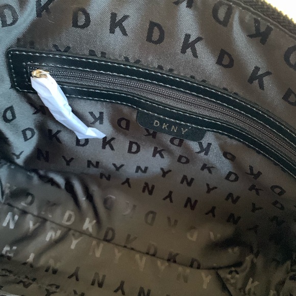 DKNY | NWT 🖤 Black Kary Dome Crossbody - Picture 4 of 5